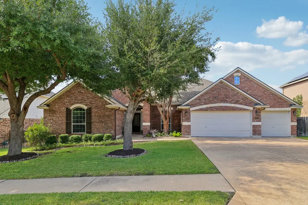213 Water Oak Dr, Cedar Park