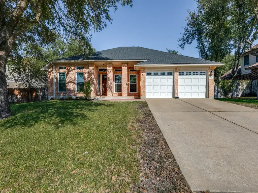 1902 Overland Dr, Leander