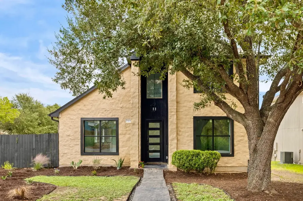 8401 Longview Rd, Austin