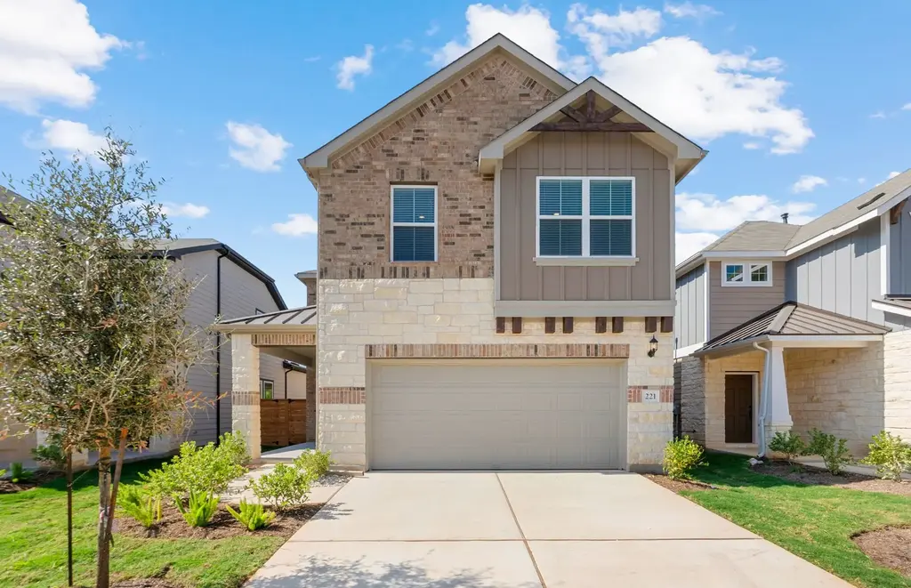 221 Regatta Trl, Leander