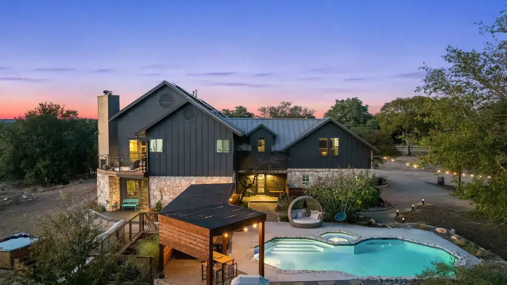 1305 Park Cv, Dripping Springs