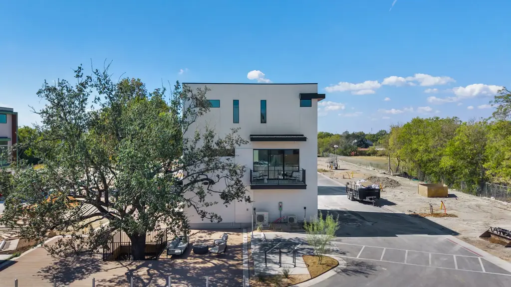 10823 Desert Trl, Austin