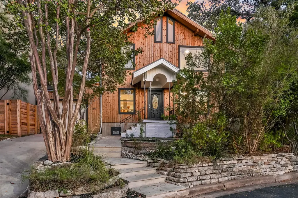 1507 Alameda Dr, Austin