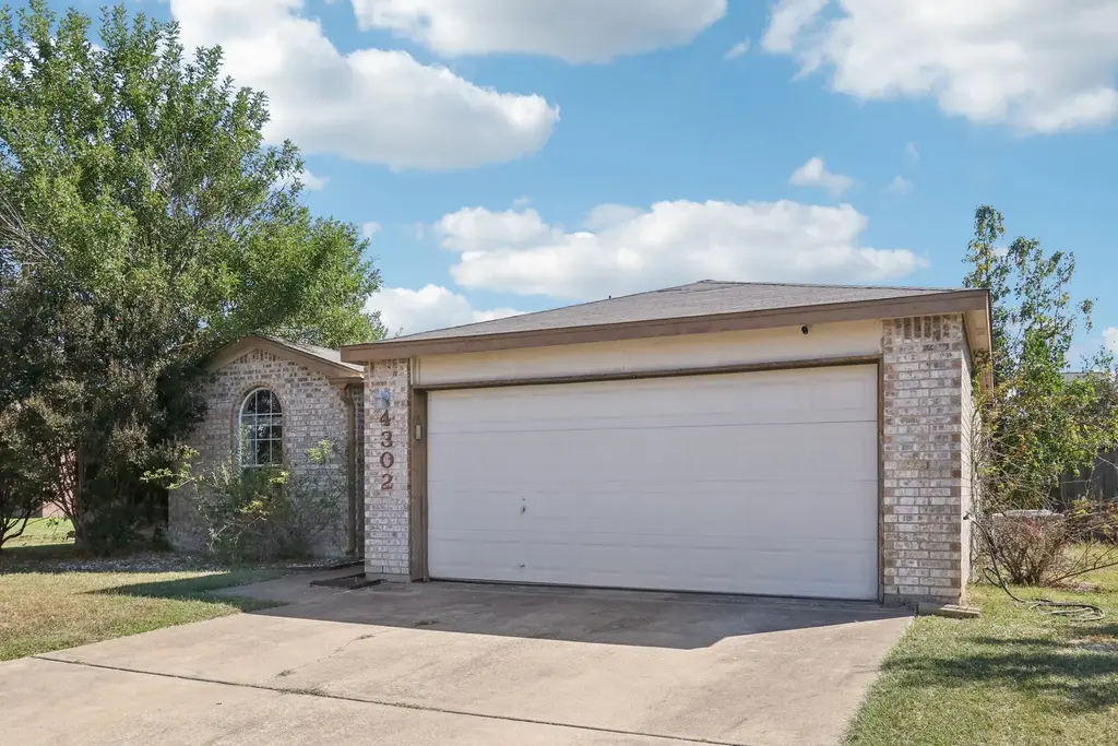 4302 Rainlily St, Killeen