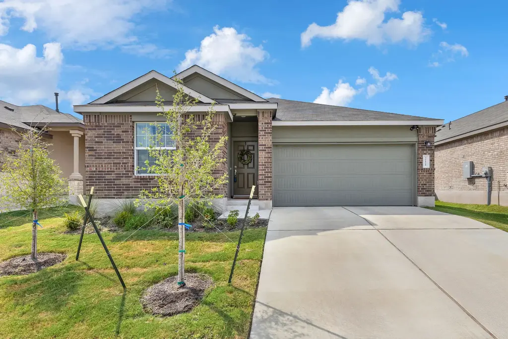 211 Camargue Dr, Hutto