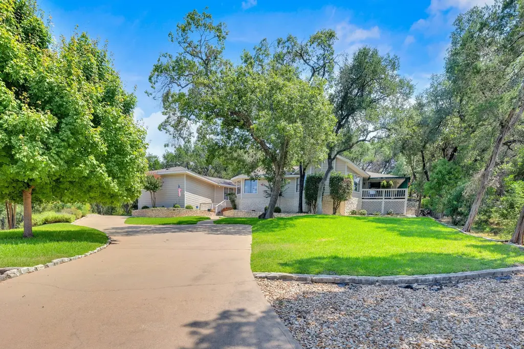 105 Tamarac Ct, Lakeway