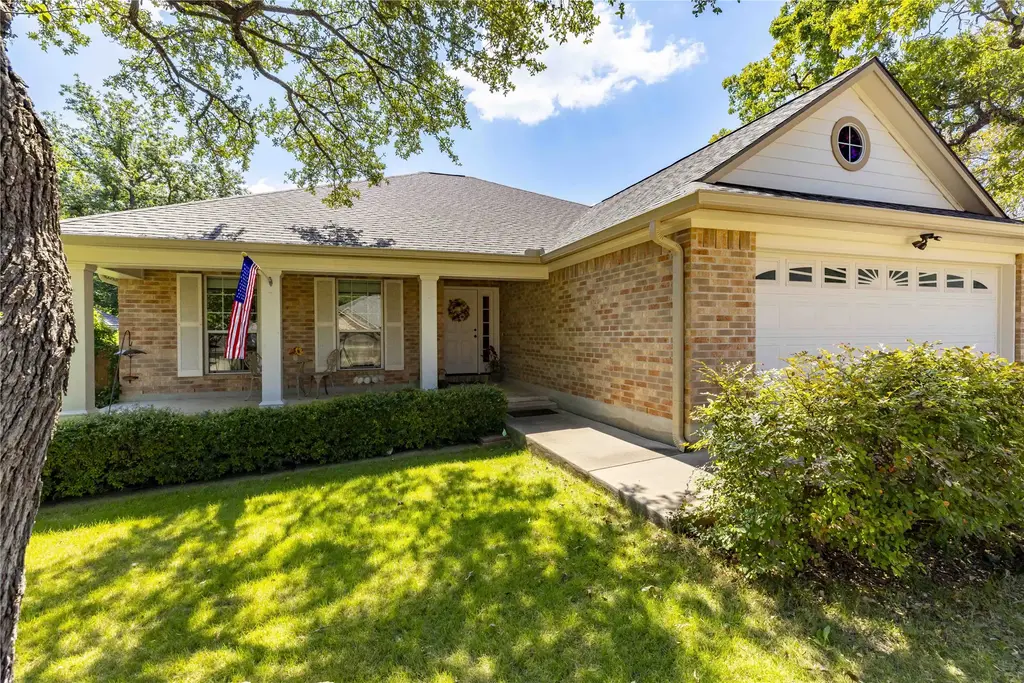 311 Summer Hill Dr, Fredericksburg