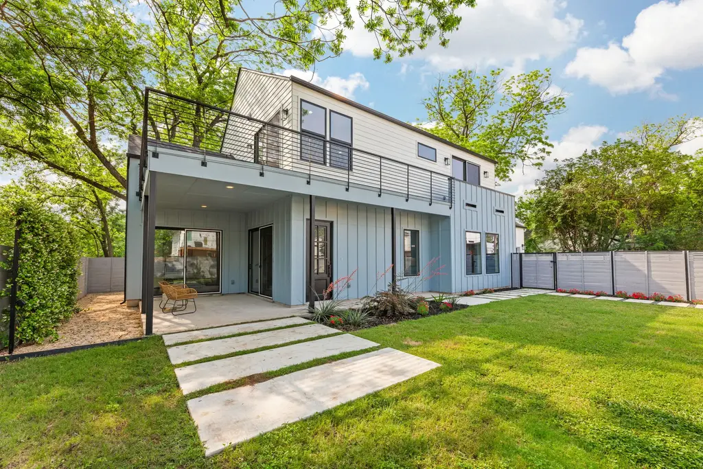 1113 Walton Ln 1, Austin