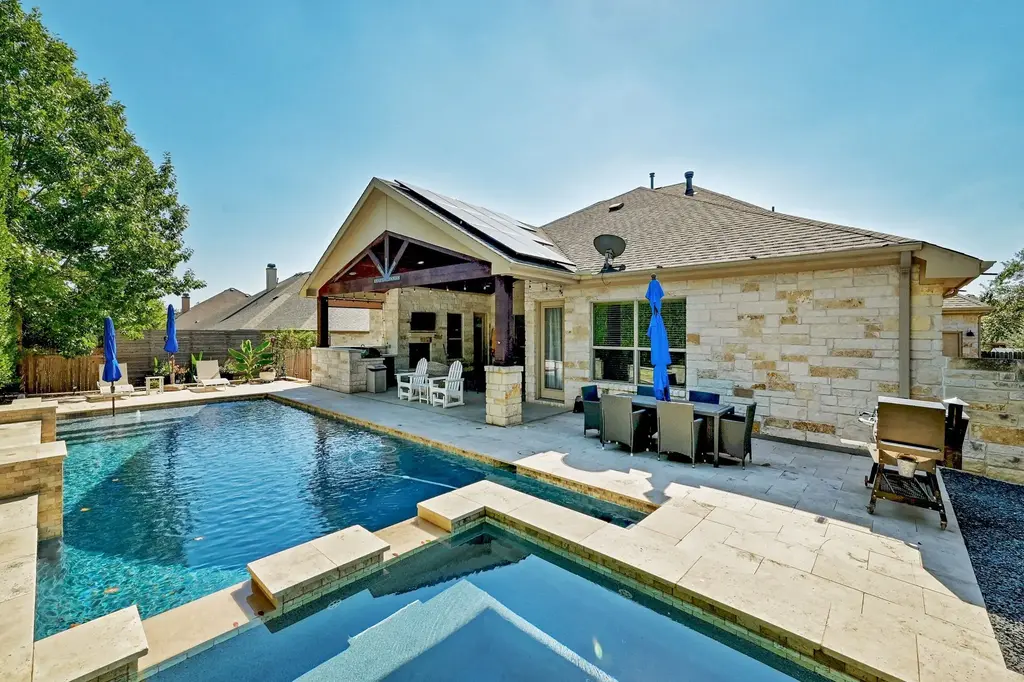 306 Swallowtail Dr, Austin