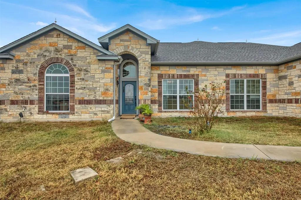 3498 County Road 464, Elgin