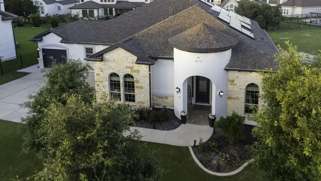 1720 Boscello Ct, Leander