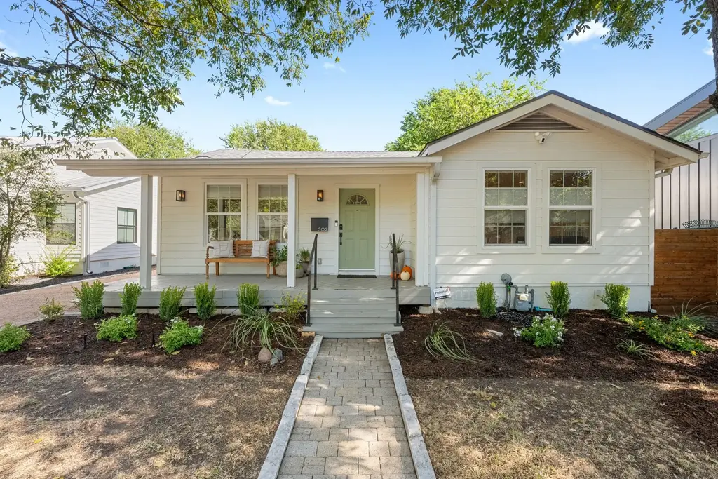 302 Genard St, Austin
