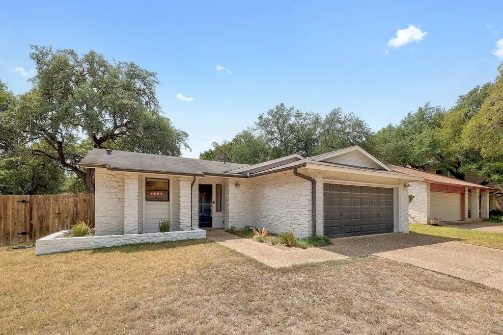 3601 Peregrine Falcon Dr, Austin