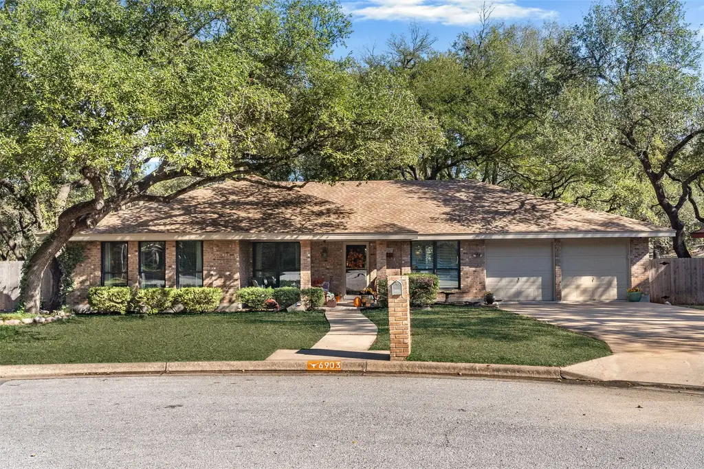 6903 Treaty Oak Cir, Austin