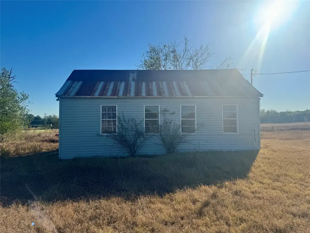 000 S Carter Ave, Cuero