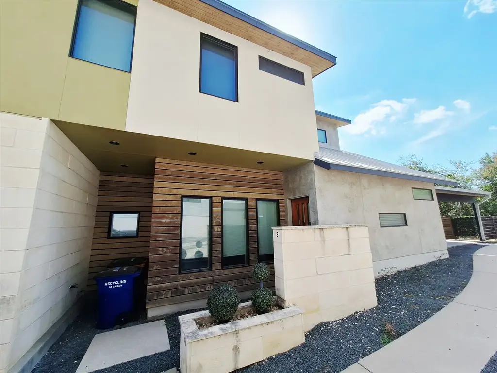 607 Peacock Ln B, Austin