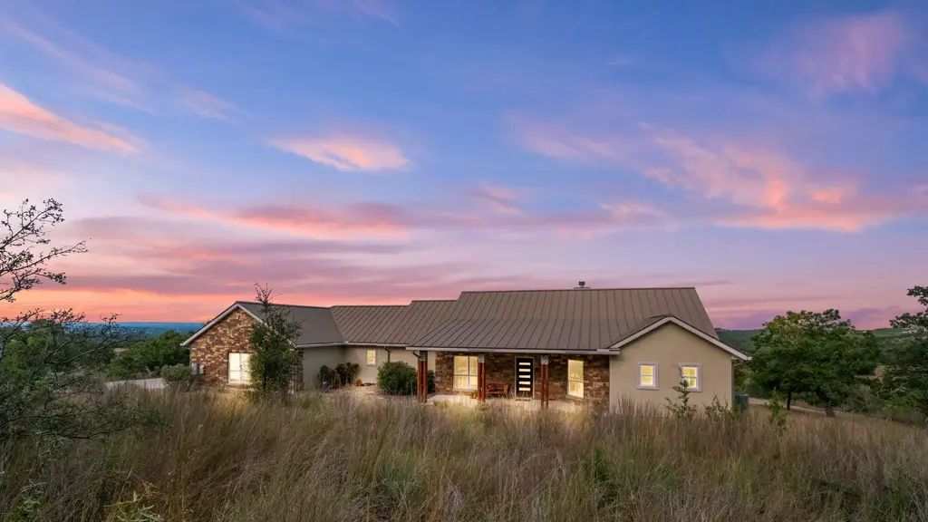 128 Skylight Trl, Boerne
