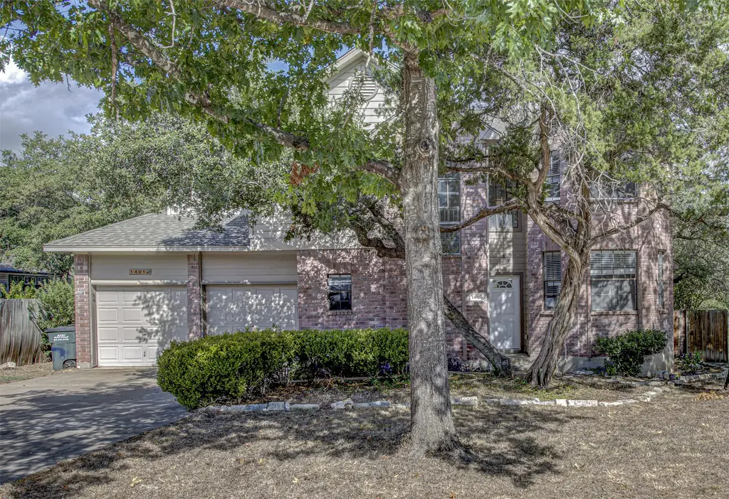 1401 Deepwoods Trl, Leander