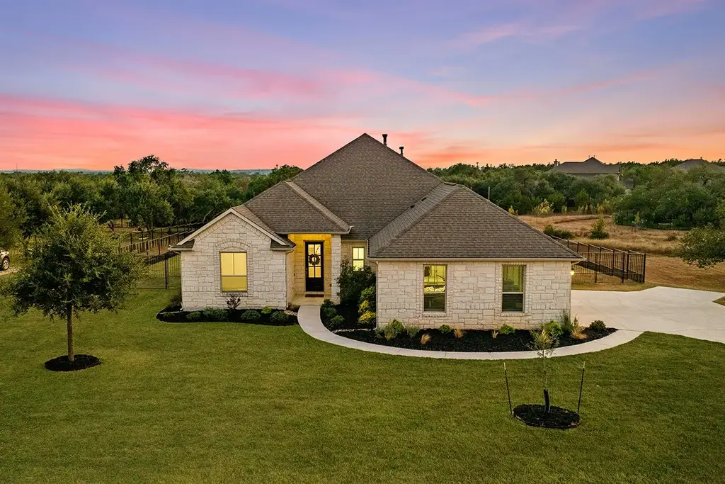 914 Blue Ridge Dr, Dripping Springs