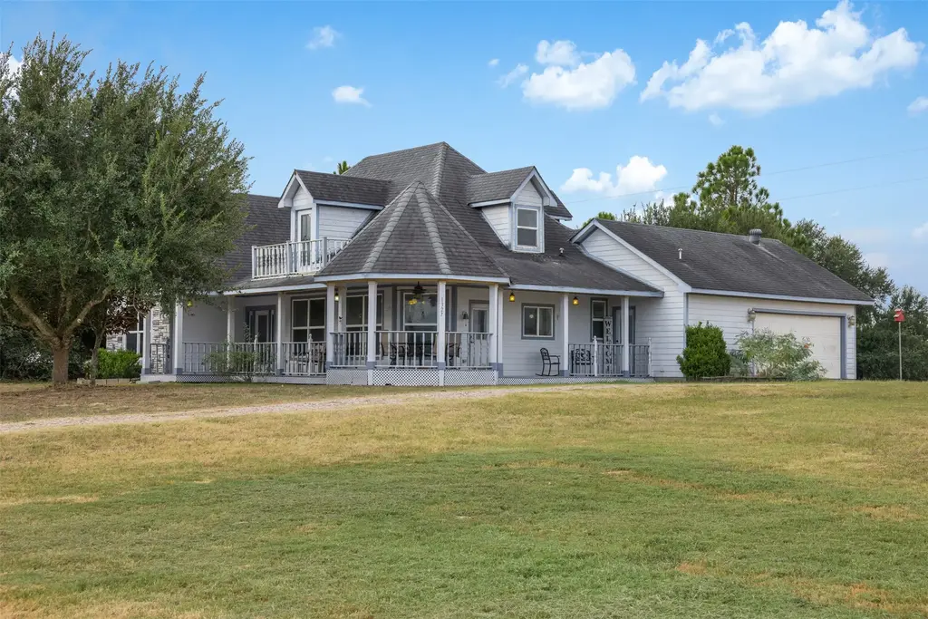 1327 Kenney Hall Rd, Brenham