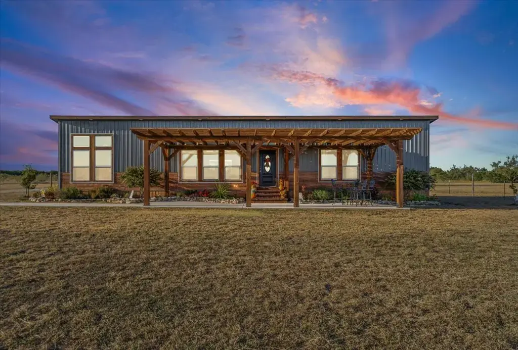 140 Homestead Dr, Lampasas