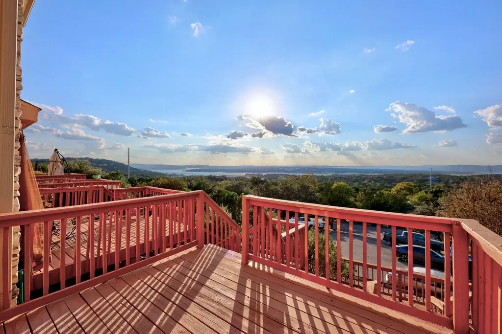 21461 Coyote Trl 2, Lago Vista