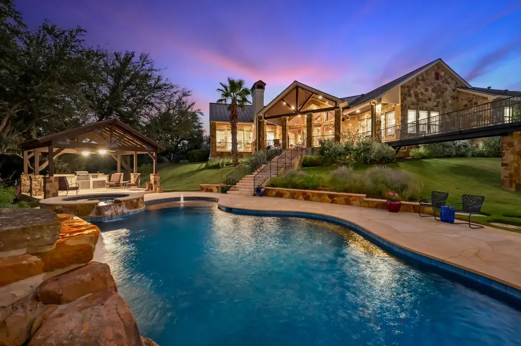 4503 Whirlwind Cv, Spicewood