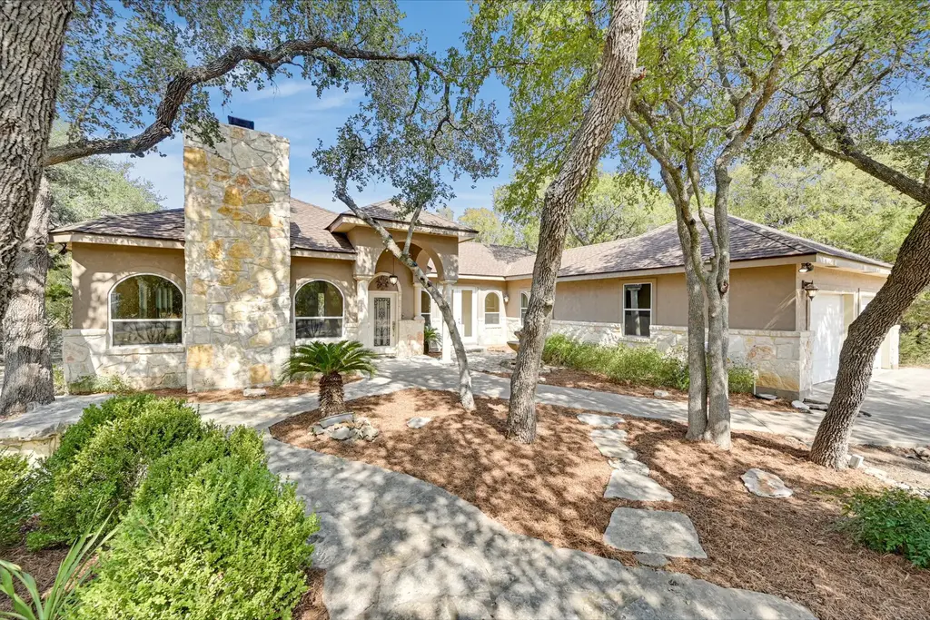 34 Wood Glen Dr, Wimberley