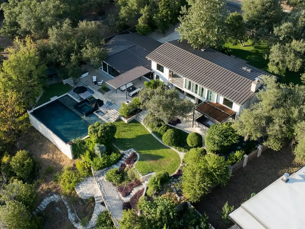 809 Redbud Trl, West Lake Hills