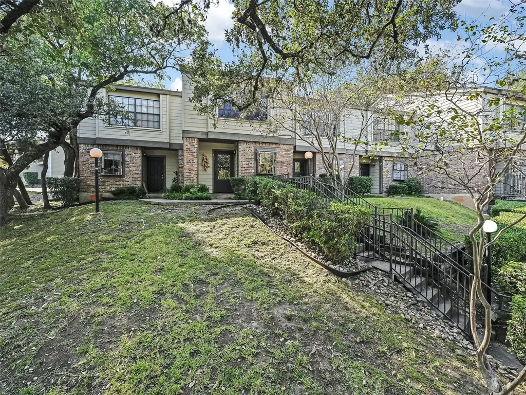 1804 Capital Pkwy 18, Austin