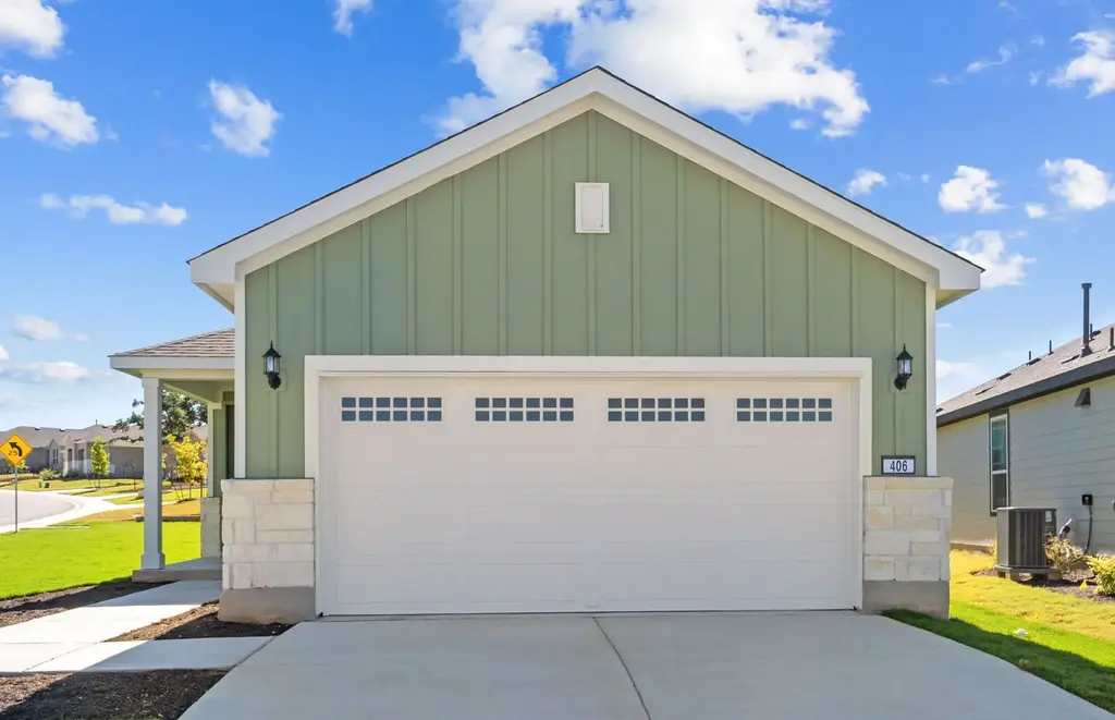 406 Livewater Ln, Georgetown