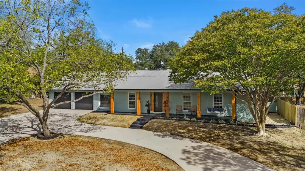 7006 Whispering Creek Dr, Austin