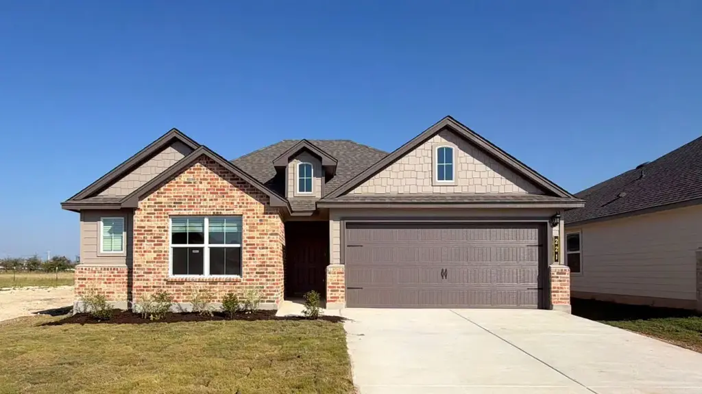 221 Boatright Blvd, Jarrell