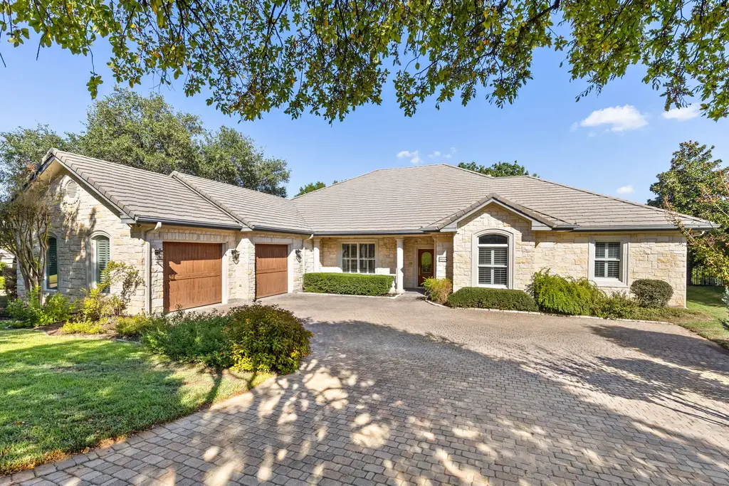 8848 Chalk Knoll Dr, Austin