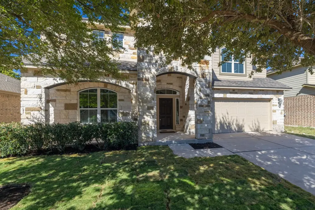 137 Paul Azinger Dr, Round Rock