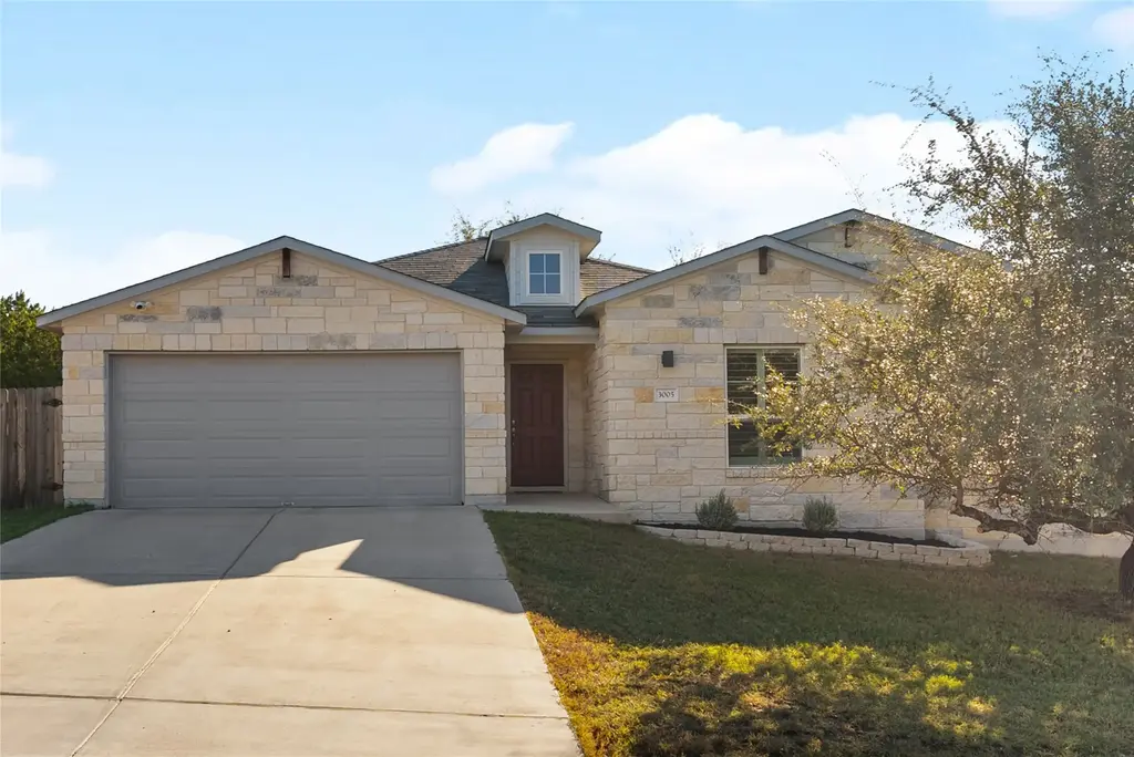 3005 Newton Dr, Lago Vista