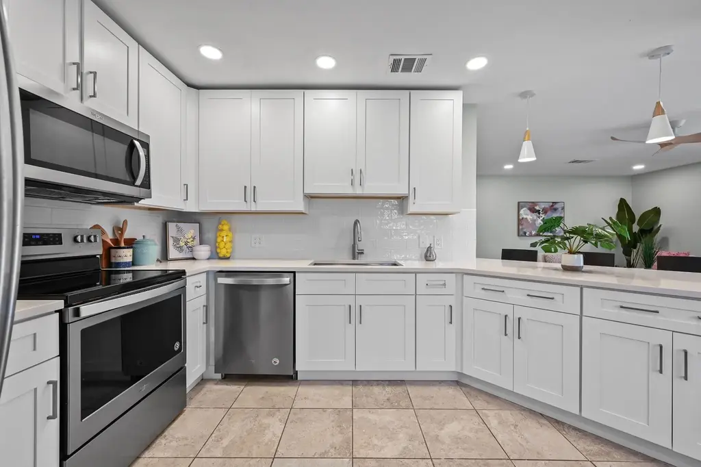 7065 Wheatfield Way, Kyle