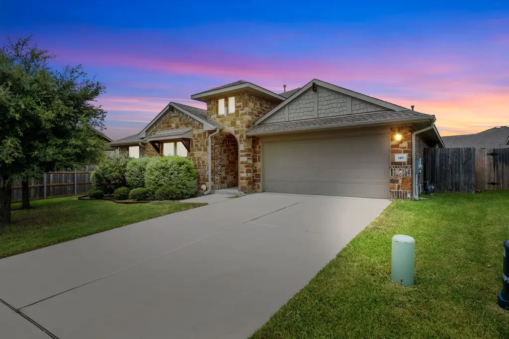 140 W Highfield St, Hutto