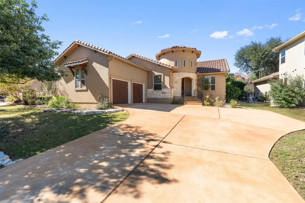 1913 Harvest Dance Dr, Leander