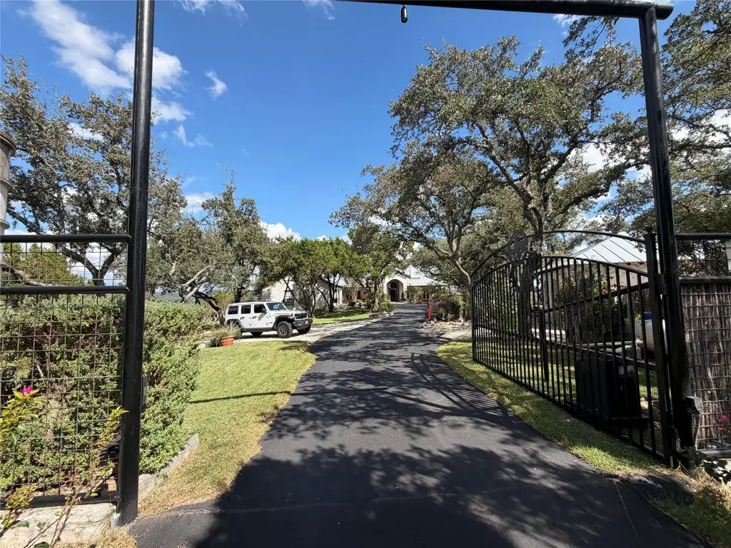 2755 Skyline Dr, Canyon Lake