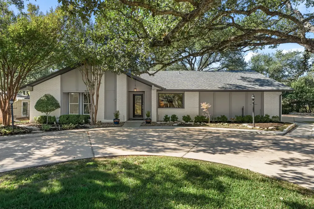 9109 Balcones Club Dr, Austin