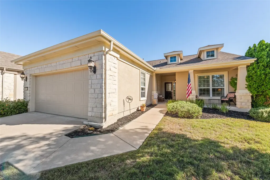 202 Fieldstone Dr, Georgetown