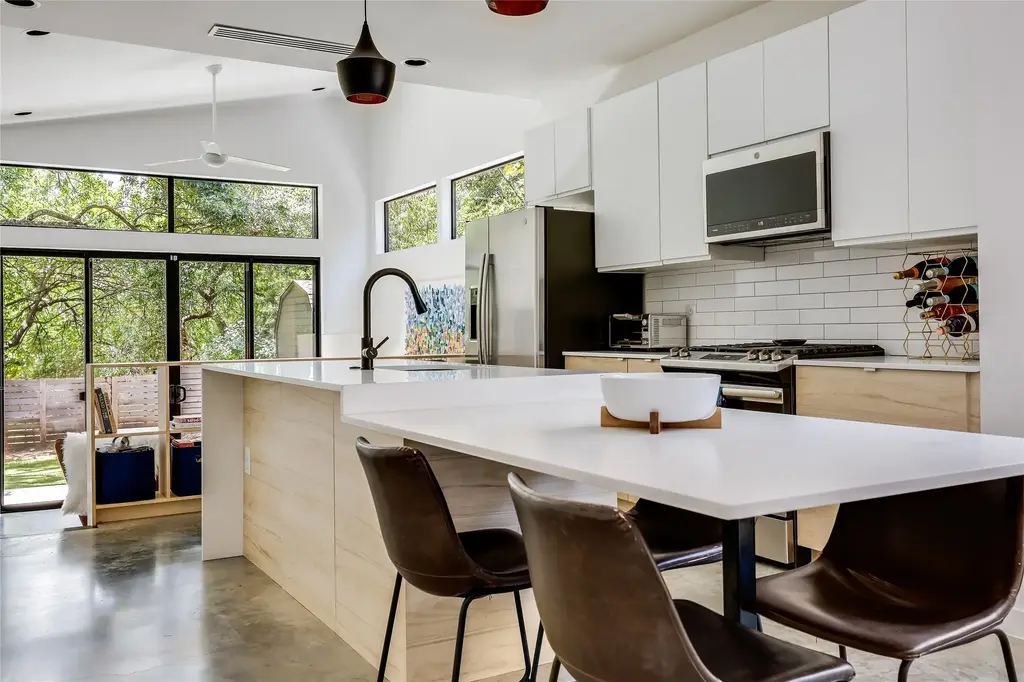 2709 E 14th St B, Austin