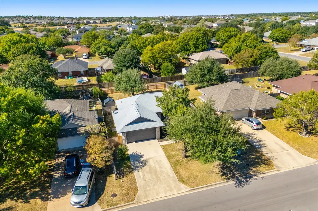 419 Bentwood Dr, Leander