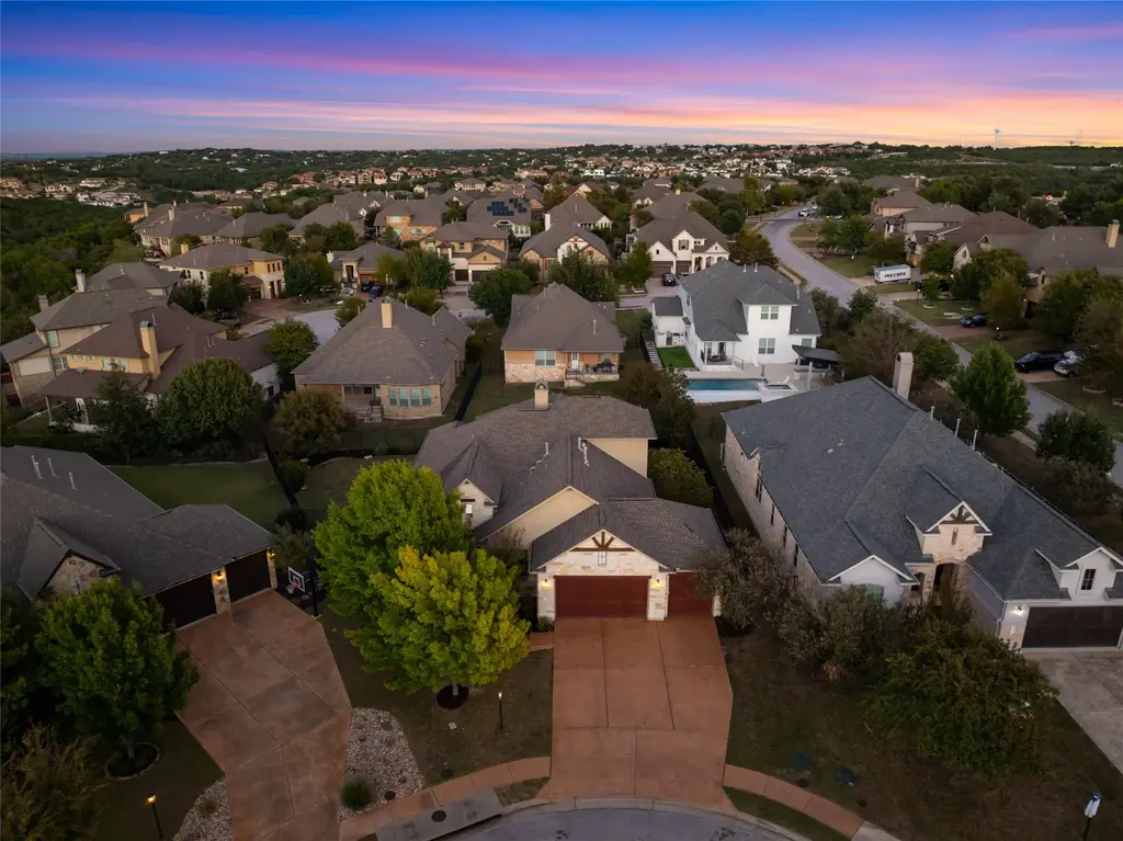 103 Edinburgh Isle Ct, Lakeway