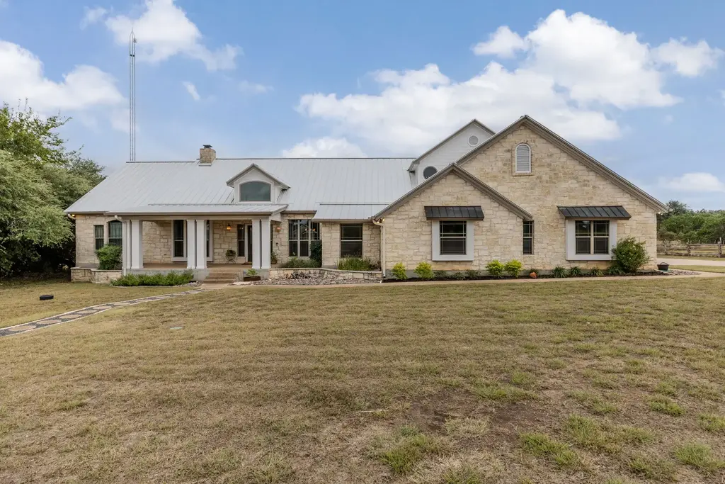 300 Little Gabriel River Dr, Liberty Hill