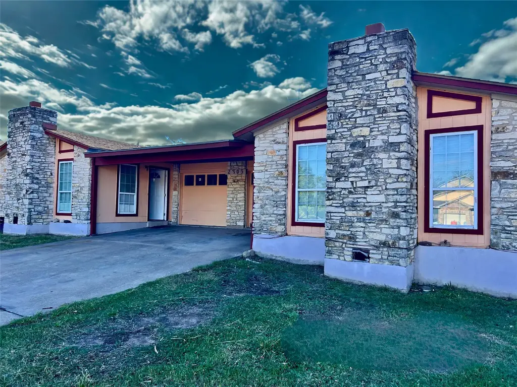 2305 S Bagdad Rd, Leander