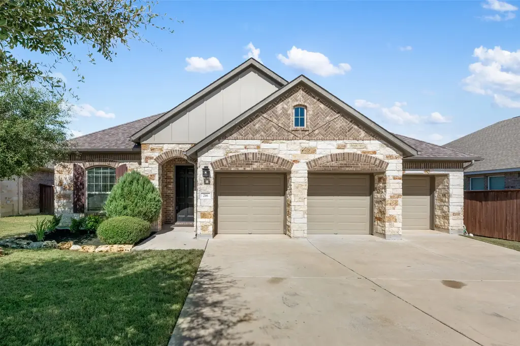 216 Oxbow Cv, Georgetown