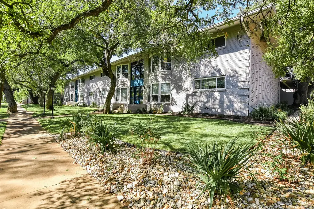 1210 Windsor Rd 123, Austin