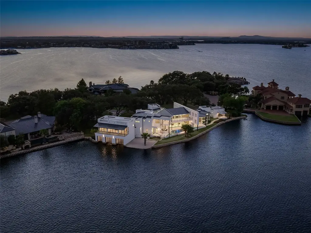 115 Estate Dr, Horseshoe Bay